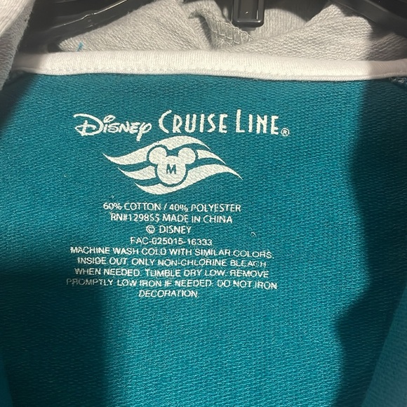 Disney cruise sweater Medium brand New - Picture 3 of 13
